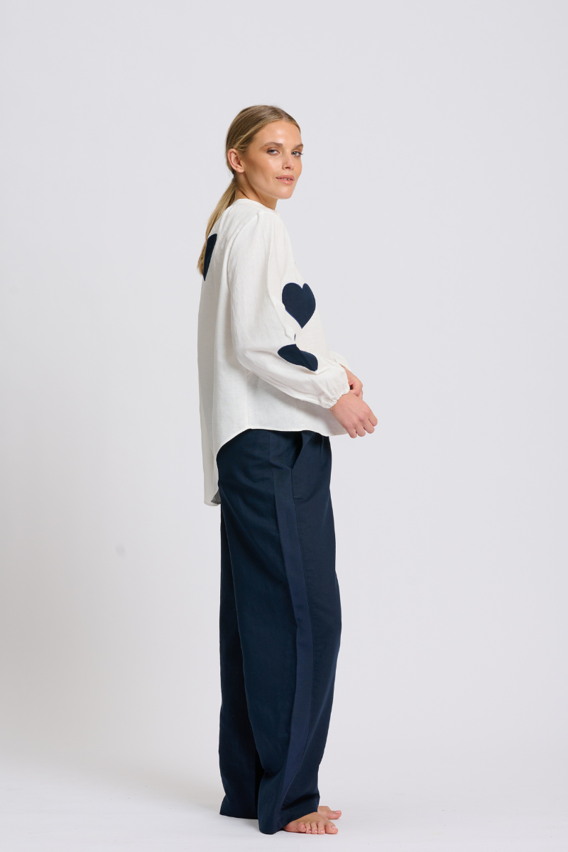 Kitty Popover Shirt - Ivory / Navy Heart Applique