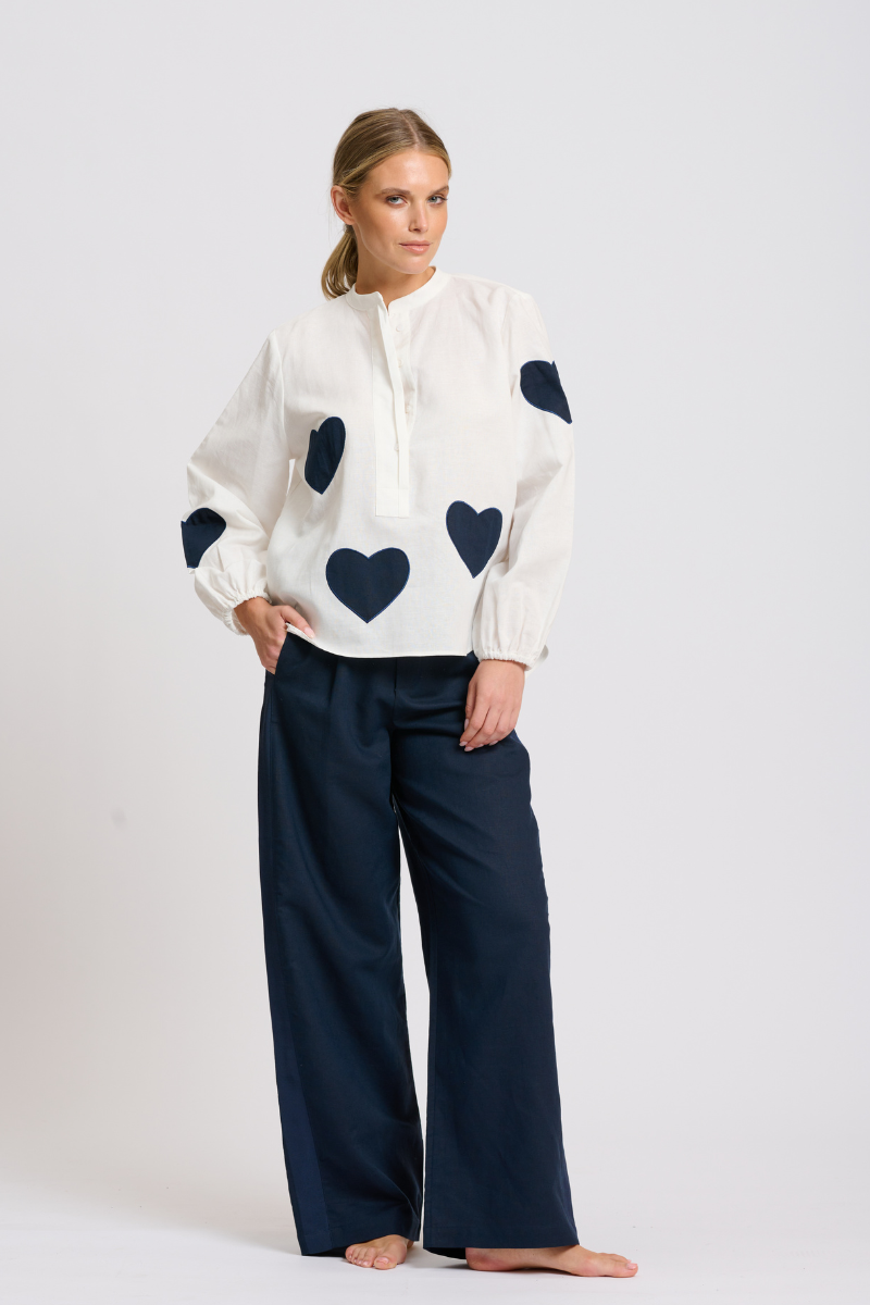 Kitty Popover Shirt - Ivory / Navy Heart Applique