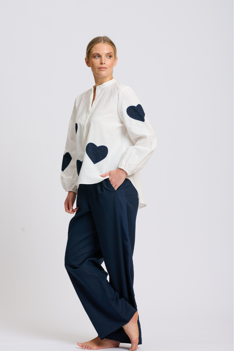 Kitty Popover Shirt - Ivory / Navy Heart Applique