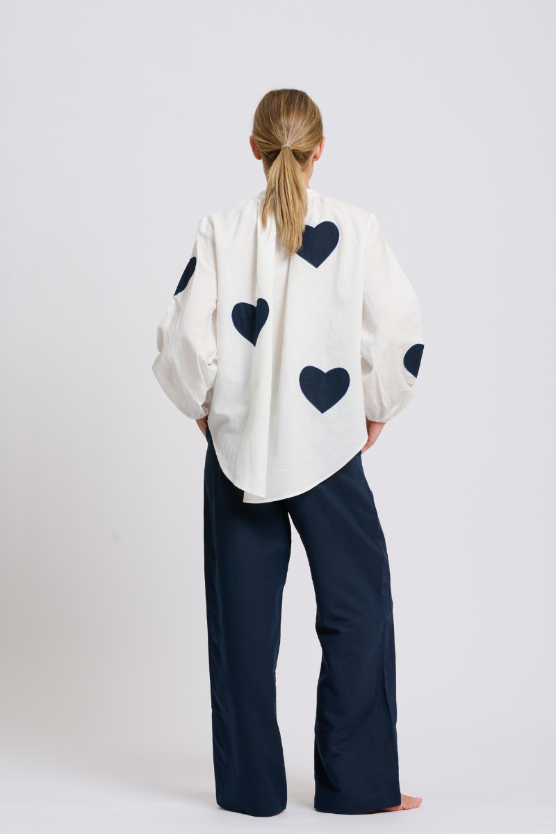Kitty Popover Shirt - Ivory / Navy Heart Applique